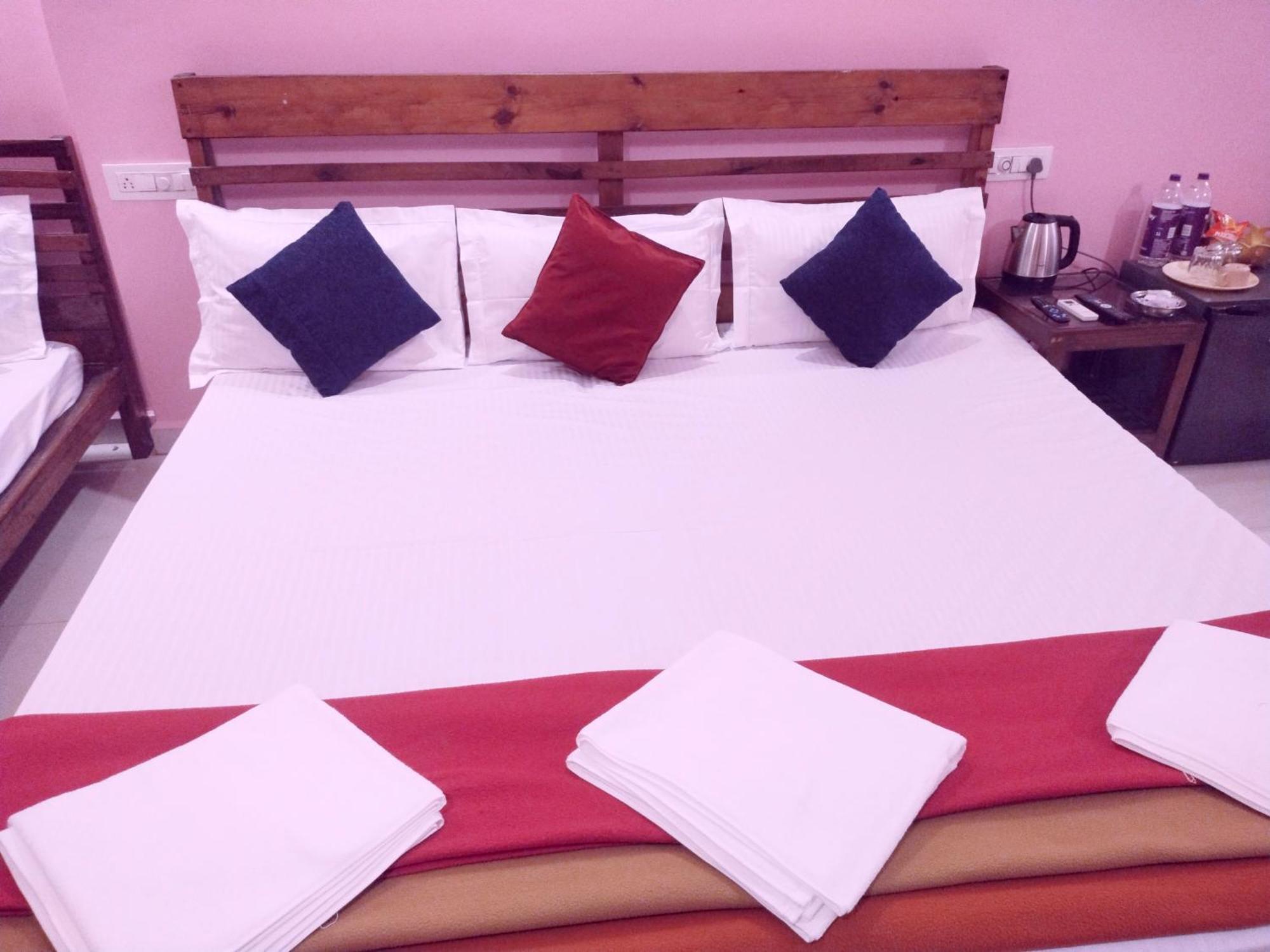 Samant Beach Resort Малван Экстерьер фото
